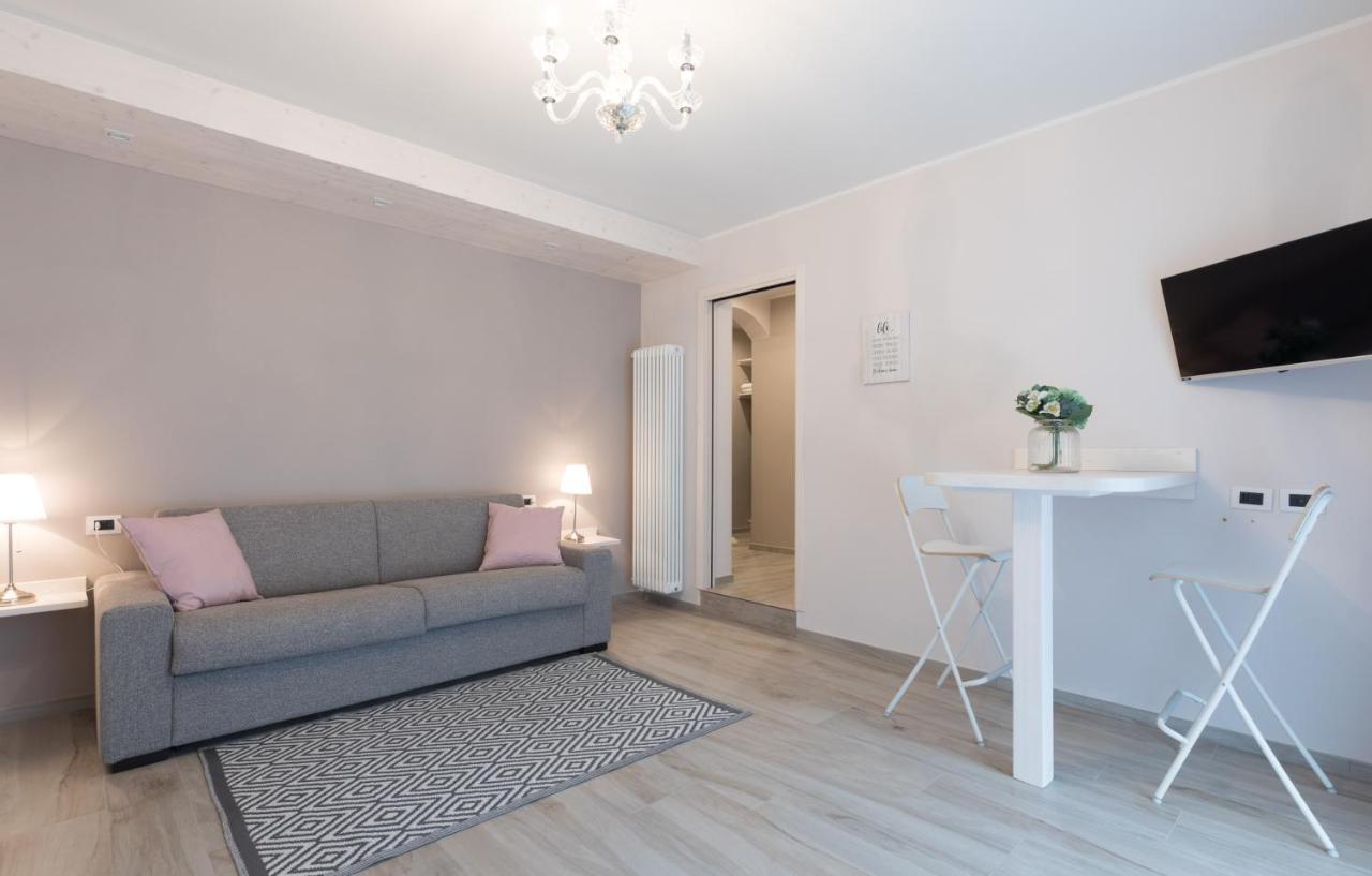 Residenza Conca Verde B&B La Suite Rogolo Екстер'єр фото